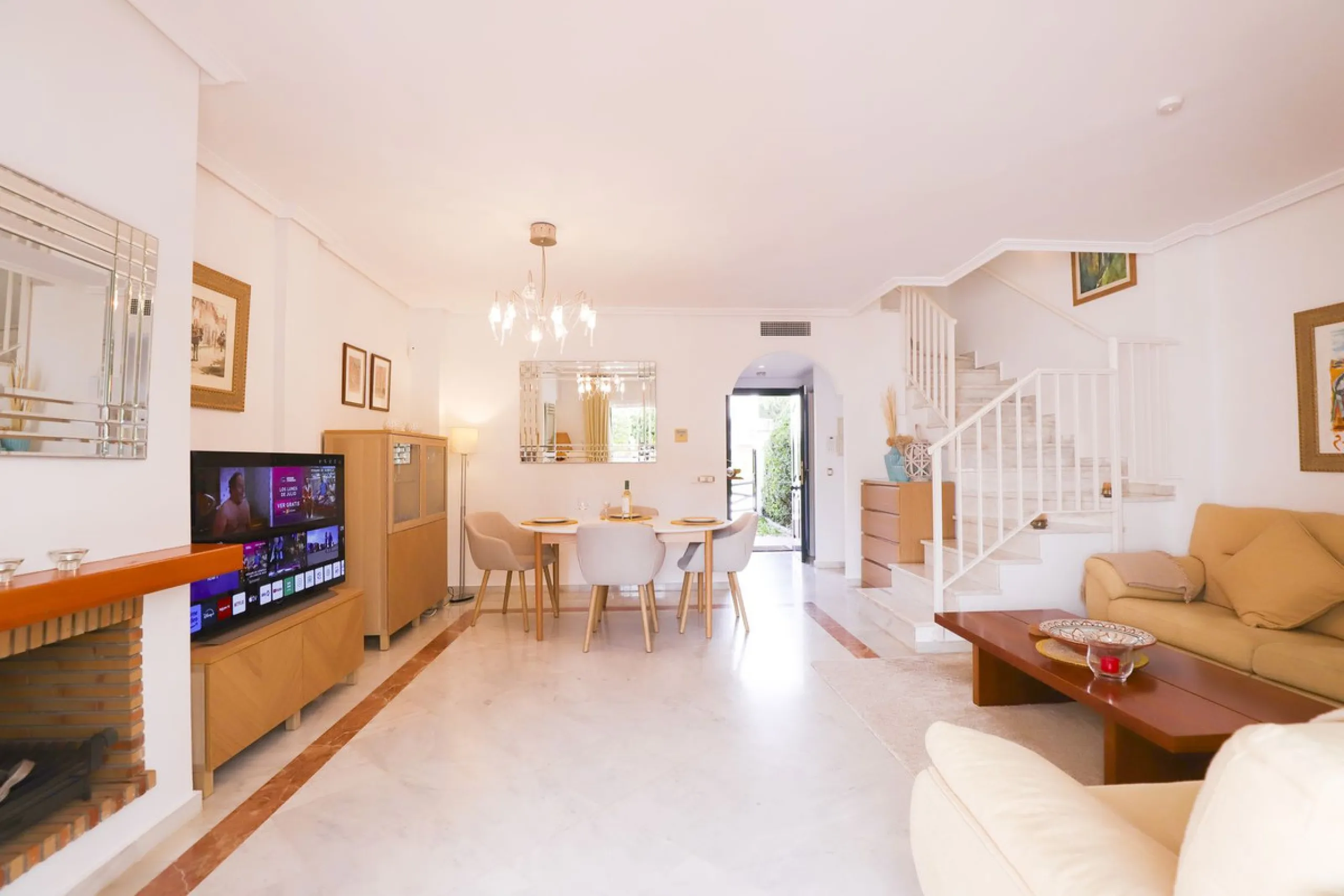 A rare opportunity to invest in a fully-furnished, 3-bedroom townhouse with a fully-transferable holiday rental license, allowing you to enjoy the property personally as well as generating immediate income through short-term rentals, if desired.