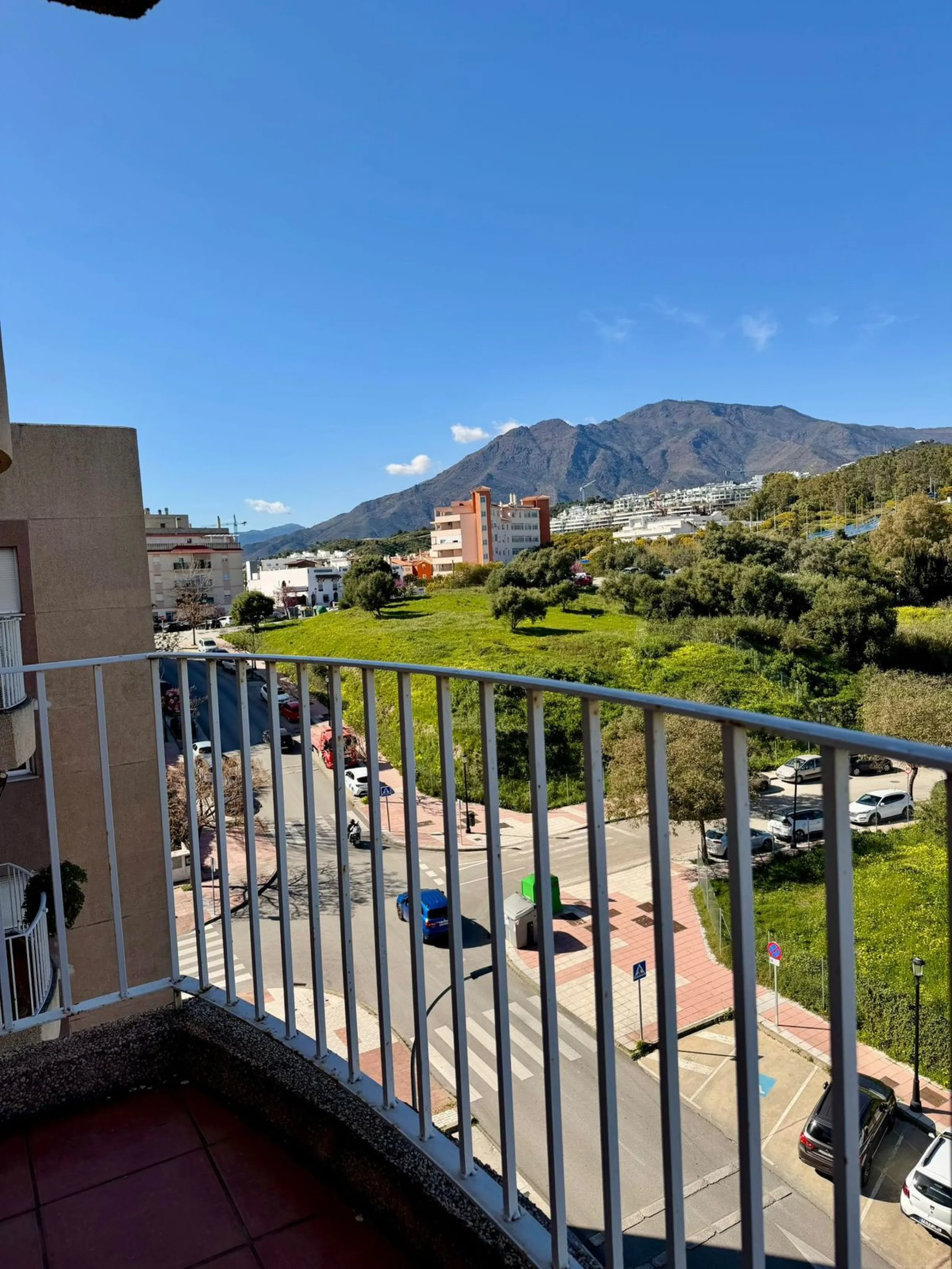 Spacious Modern Penthouse with Large Terrace – Sierra Estepona, Estepona