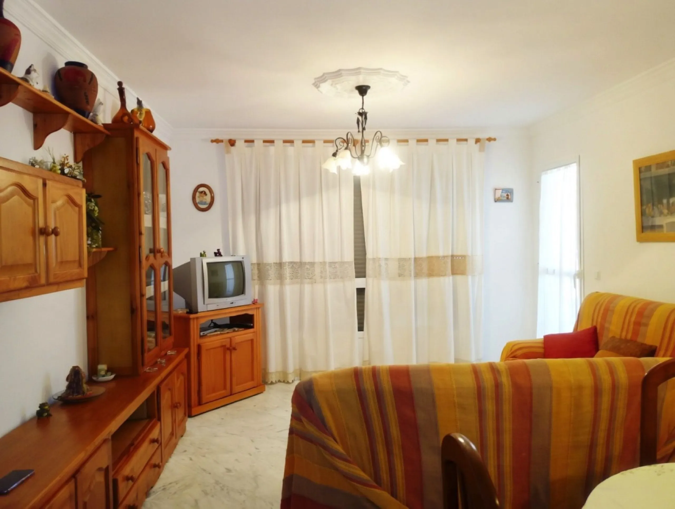 Magnificent 3-Bedroom Apartment with Huge 36 m² Garage in Puerto de Estepona – Steps from the Bulevar, Beach & Marina!