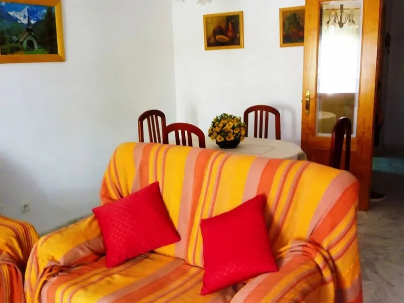 Magnificent 3-Bedroom Apartment with Huge 36 m² Garage in Puerto de Estepona – Steps from the Bulevar, Beach & Marina!