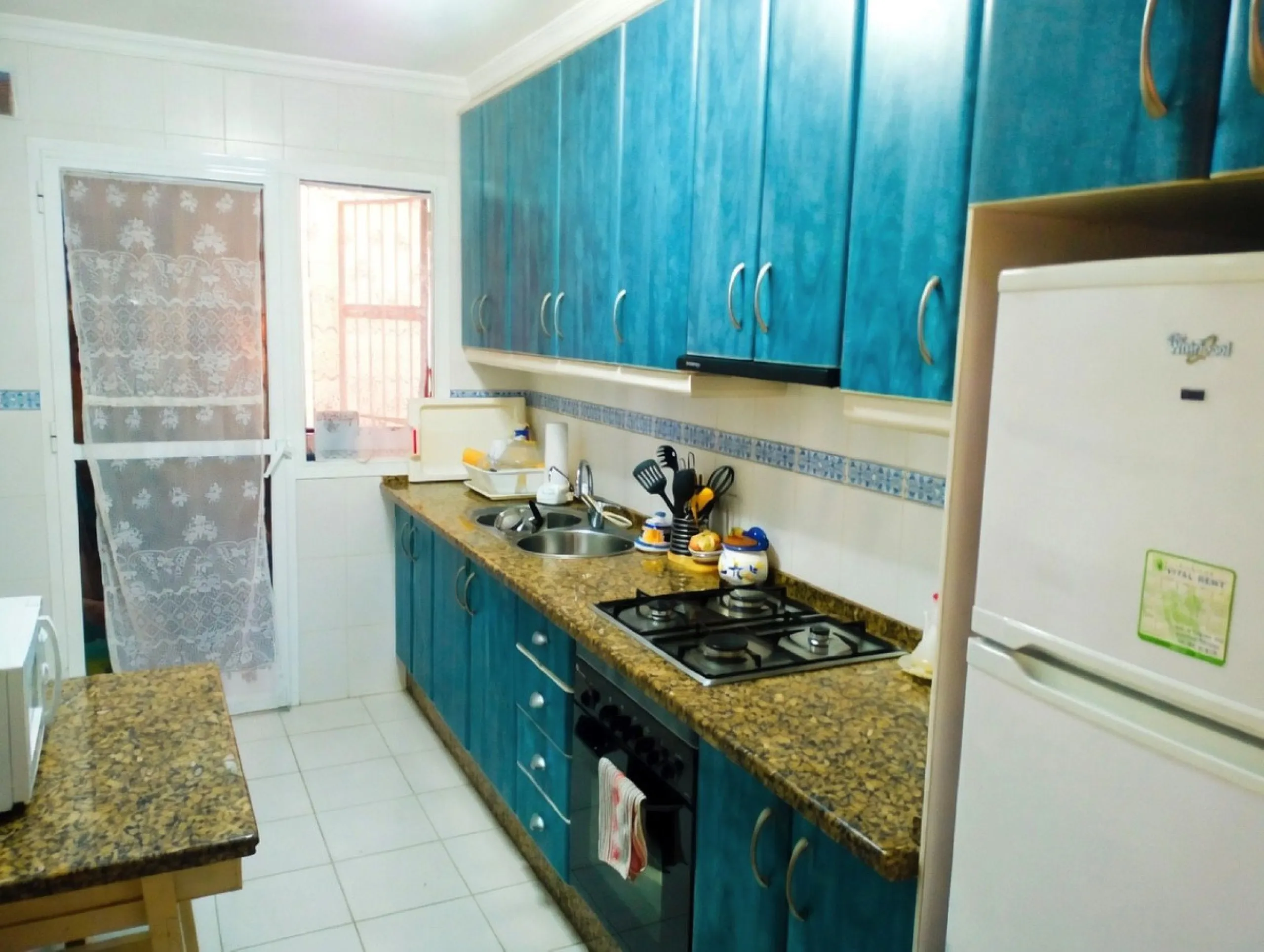 Magnificent 3-Bedroom Apartment with Huge 36 m² Garage in Puerto de Estepona – Steps from the Bulevar, Beach & Marina!