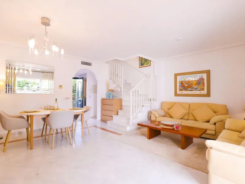 A rare opportunity to invest in a fully-furnished, 3-bedroom townhouse with a fully-transferable holiday rental license, allowing you to enjoy the property personally as well as generating immediate income through short-term rentals, if desired.