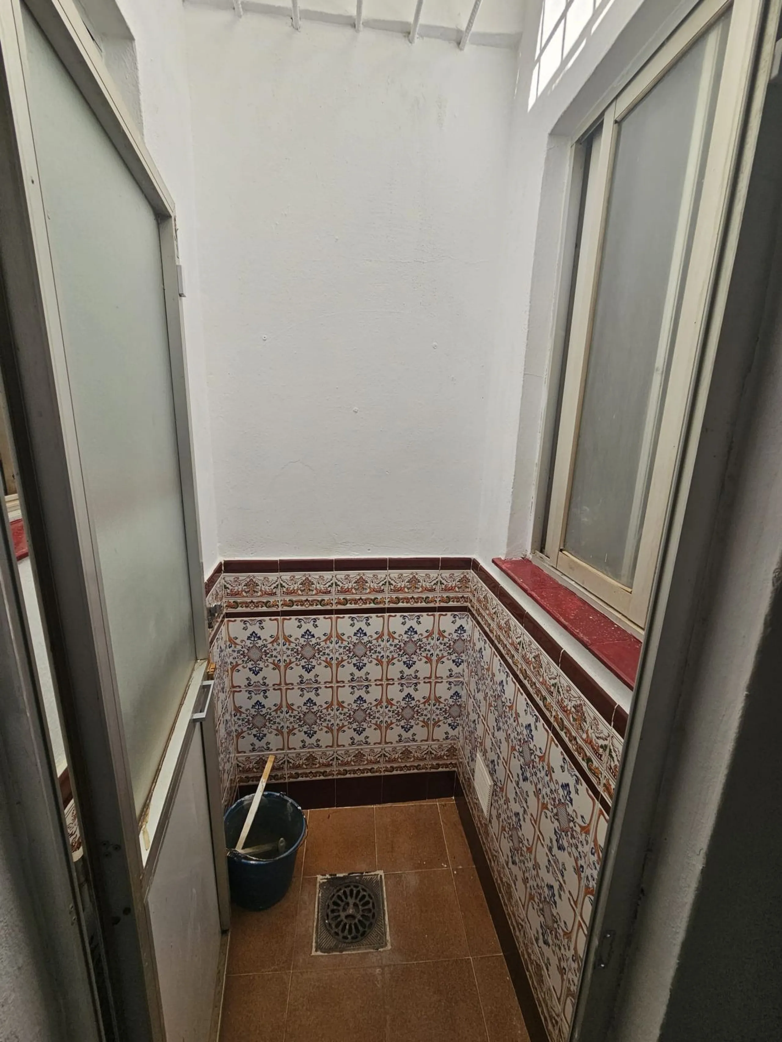 Charming Andalusian Detached House in Estepona's Historic Centre – Prime Location with Huge Development Potential & Solarium!