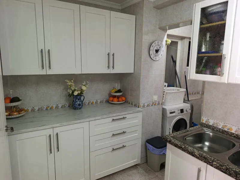 Prime Central Apartment on the main avenue of Marbella – South-Facing with Terrace Views Over the Golden Mile!