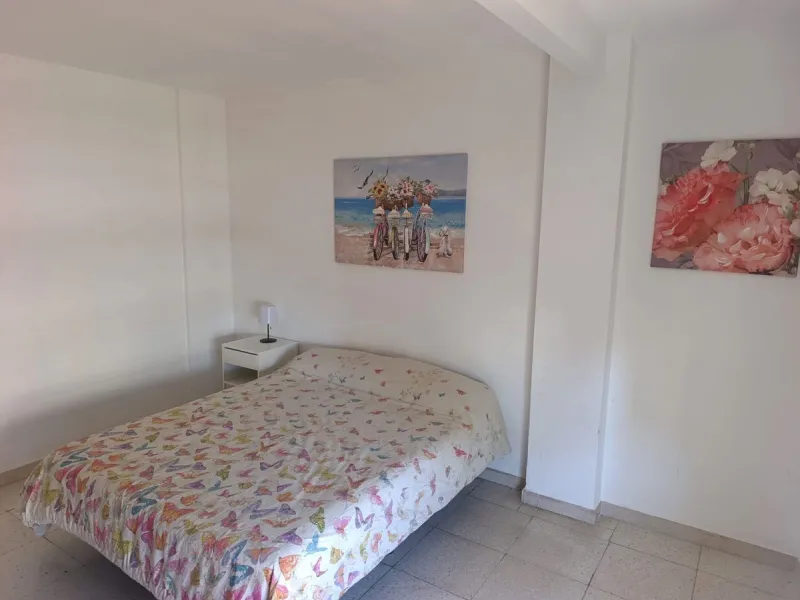 Prime Central Apartment on the main avenue of Marbella – South-Facing with Terrace Views Over the Golden Mile!