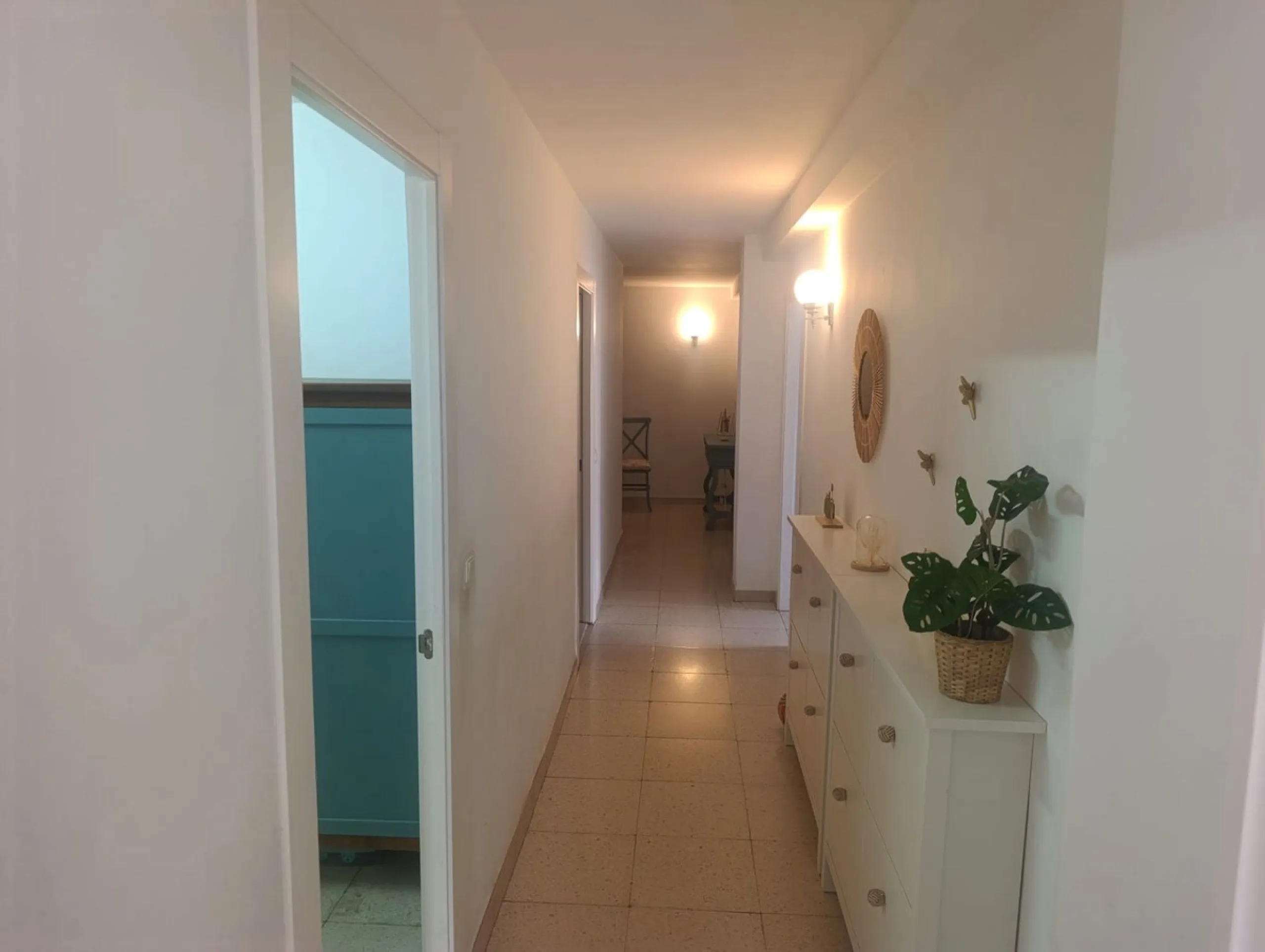 Prime Central Apartment on the main avenue of Marbella – South-Facing with Terrace Views Over the Golden Mile!