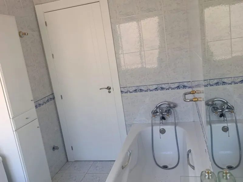 Prime Central Apartment on the main avenue of Marbella – South-Facing with Terrace Views Over the Golden Mile!