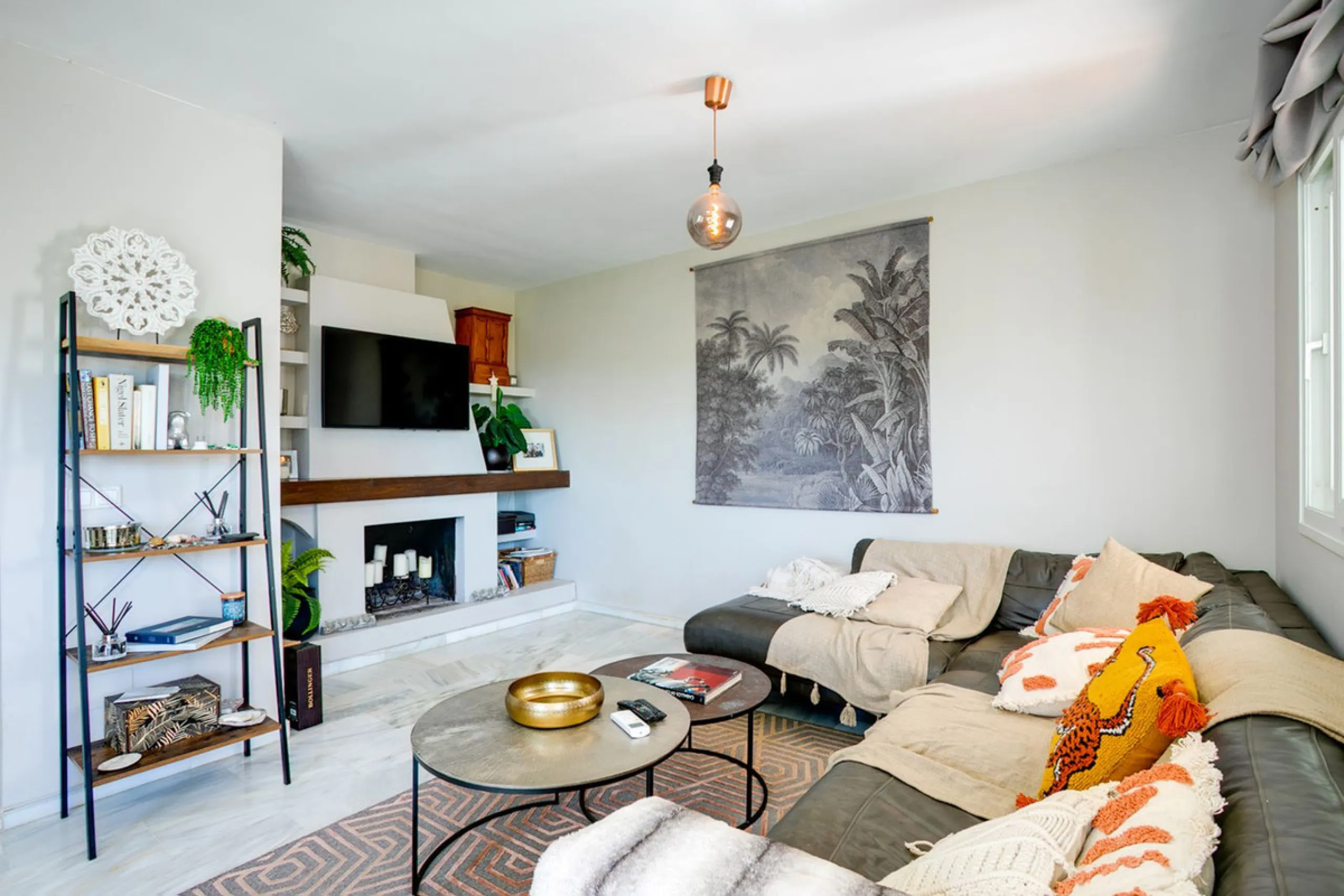Charming 3-Bedroom Townhouse with Sea Views in Mijas Costa