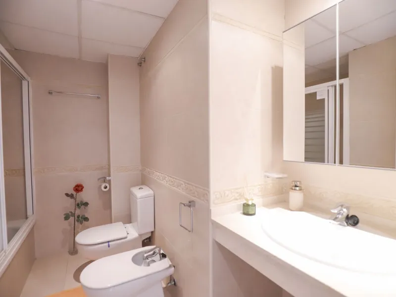A rare opportunity to invest in a fully-furnished, 3-bedroom townhouse with a fully-transferable holiday rental license, allowing you to enjoy the property personally as well as generating immediate income through short-term rentals, if desired.