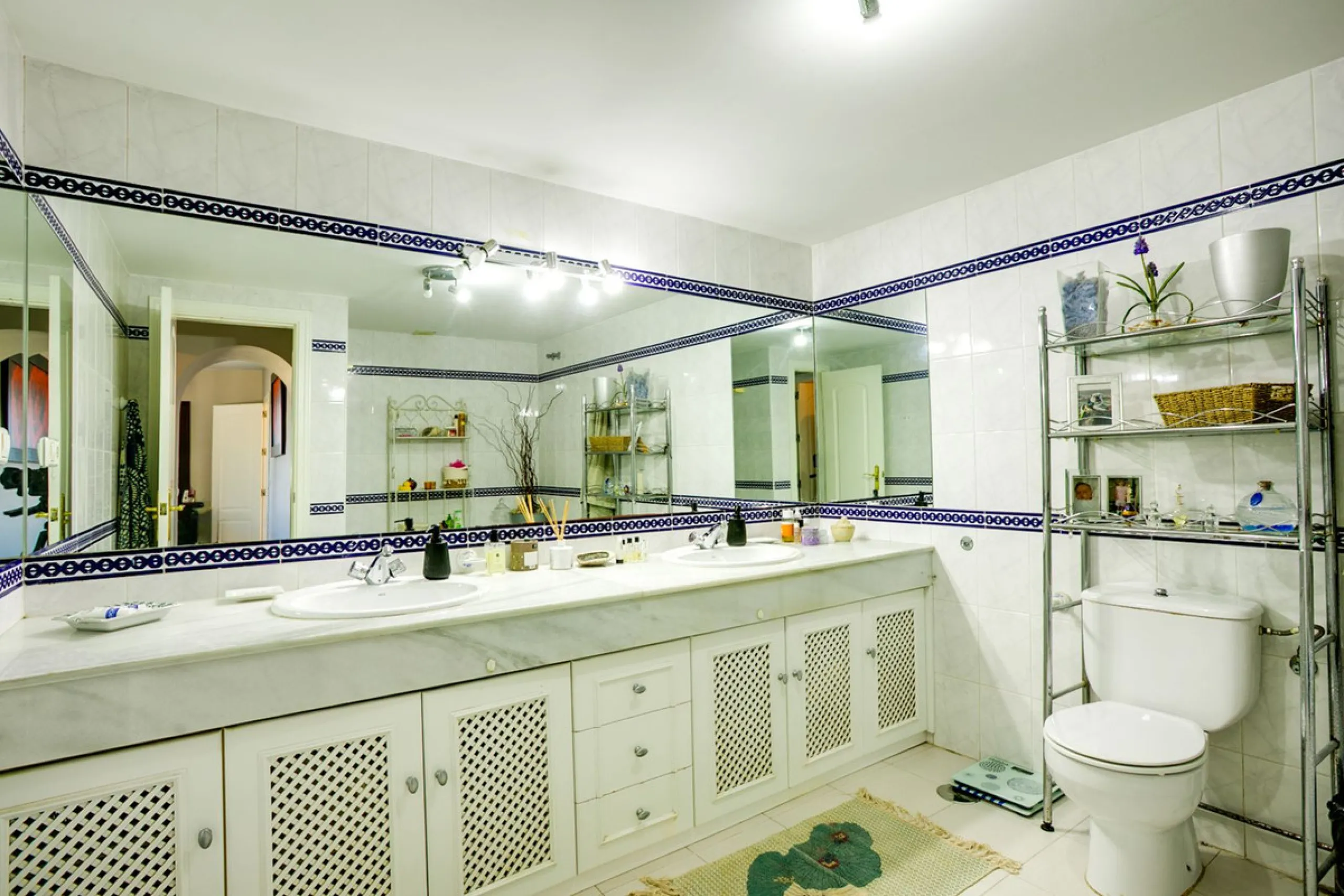 Charming 3-Bedroom Townhouse with Sea Views in Mijas Costa