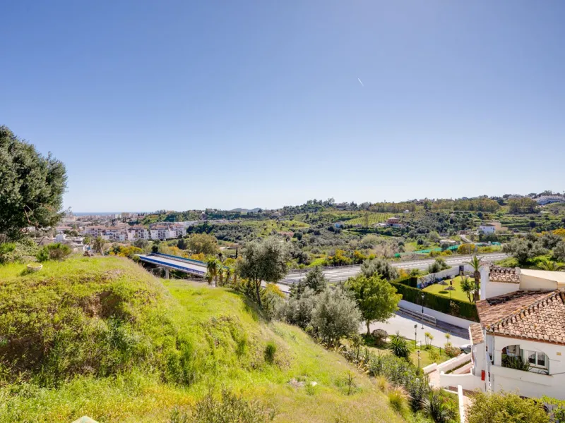 Charming 3-Bedroom Townhouse with Sea Views in Mijas Costa