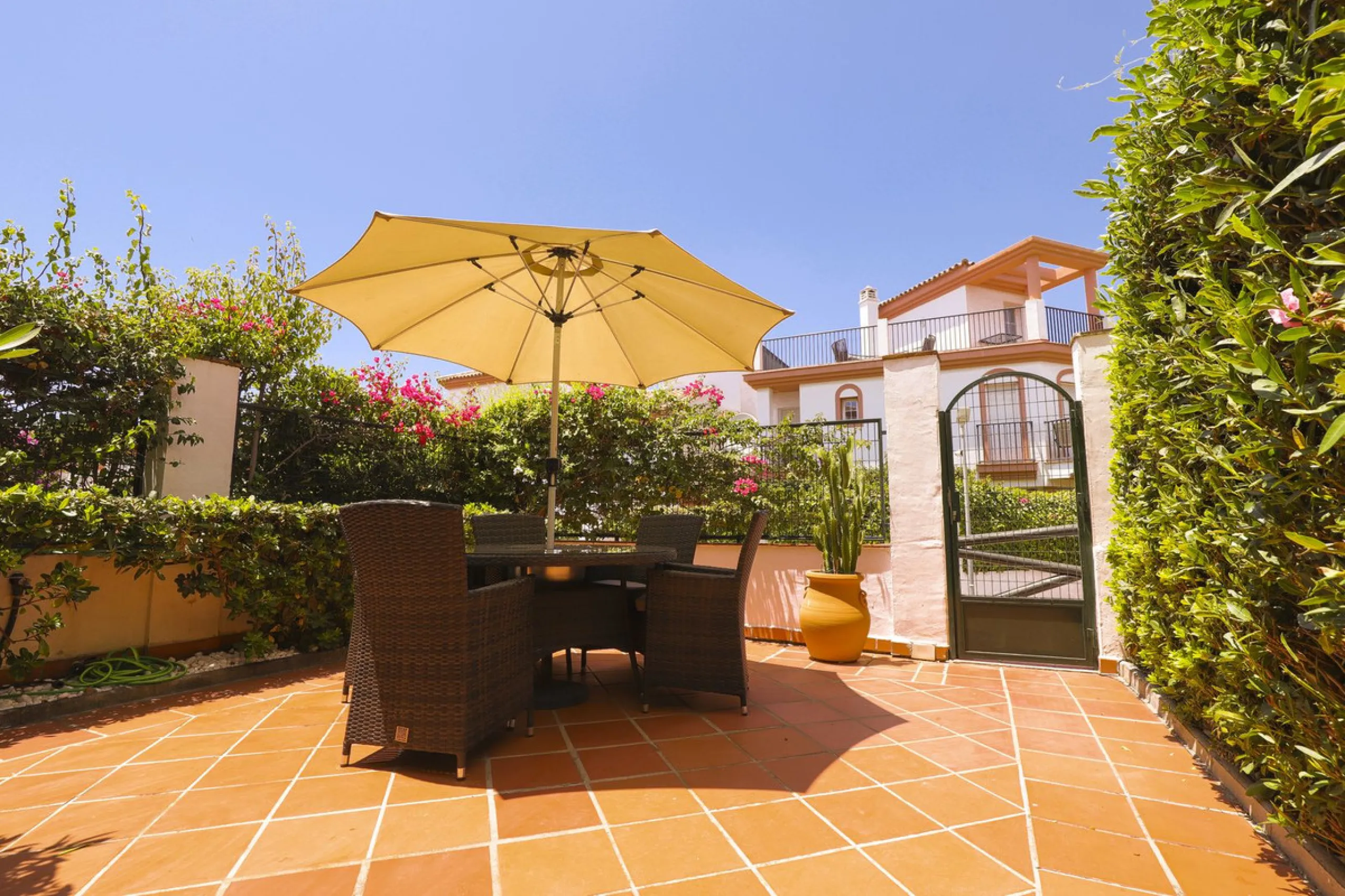 A rare opportunity to invest in a fully-furnished, 3-bedroom townhouse with a fully-transferable holiday rental license, allowing you to enjoy the property personally as well as generating immediate income through short-term rentals, if desired.