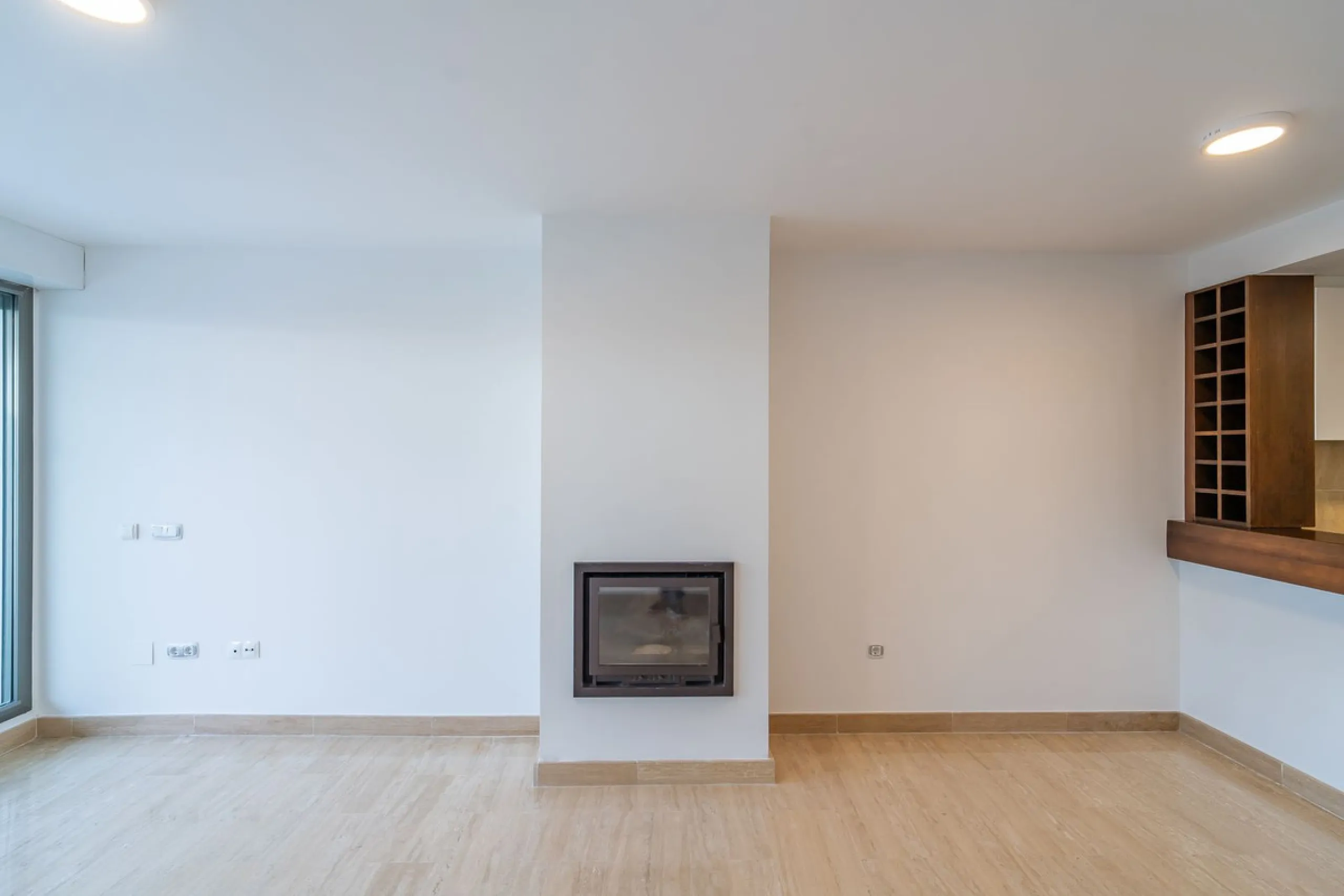 Spacious fully renovated ground floor apartment located in the Vitania gated community, just 4 minutes by car from La Cala de Mijas.