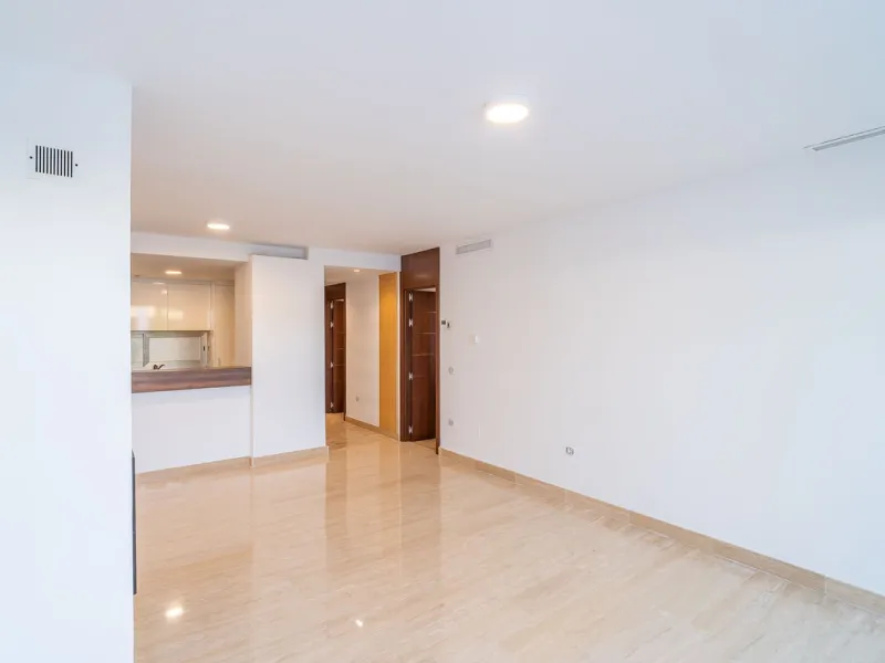 Spacious fully renovated ground floor apartment located in the Vitania gated community, just 4 minutes by car from La Cala de Mijas.