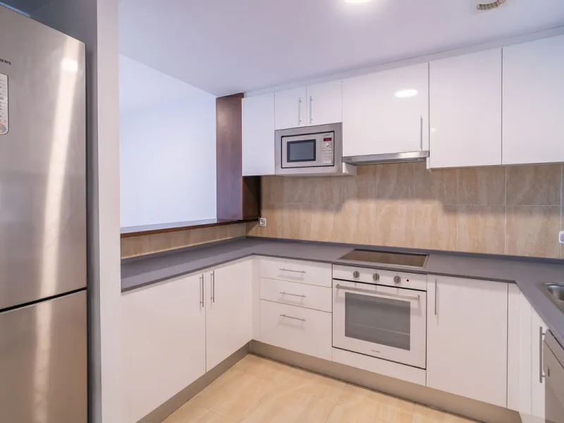 Spacious fully renovated ground floor apartment located in the Vitania gated community, just 4 minutes by car from La Cala de Mijas.