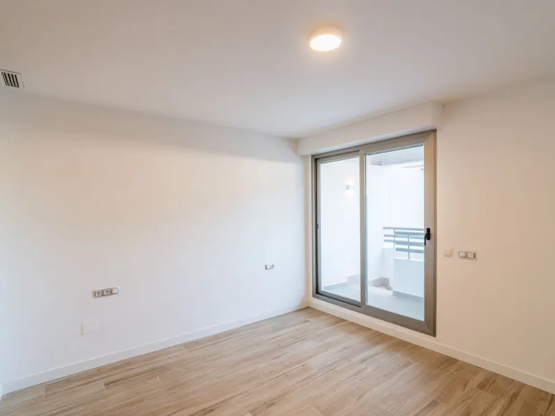 Spacious fully renovated ground floor apartment located in the Vitania gated community, just 4 minutes by car from La Cala de Mijas.
