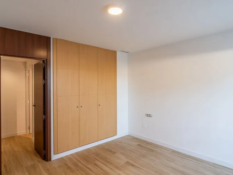 Spacious fully renovated ground floor apartment located in the Vitania gated community, just 4 minutes by car from La Cala de Mijas.