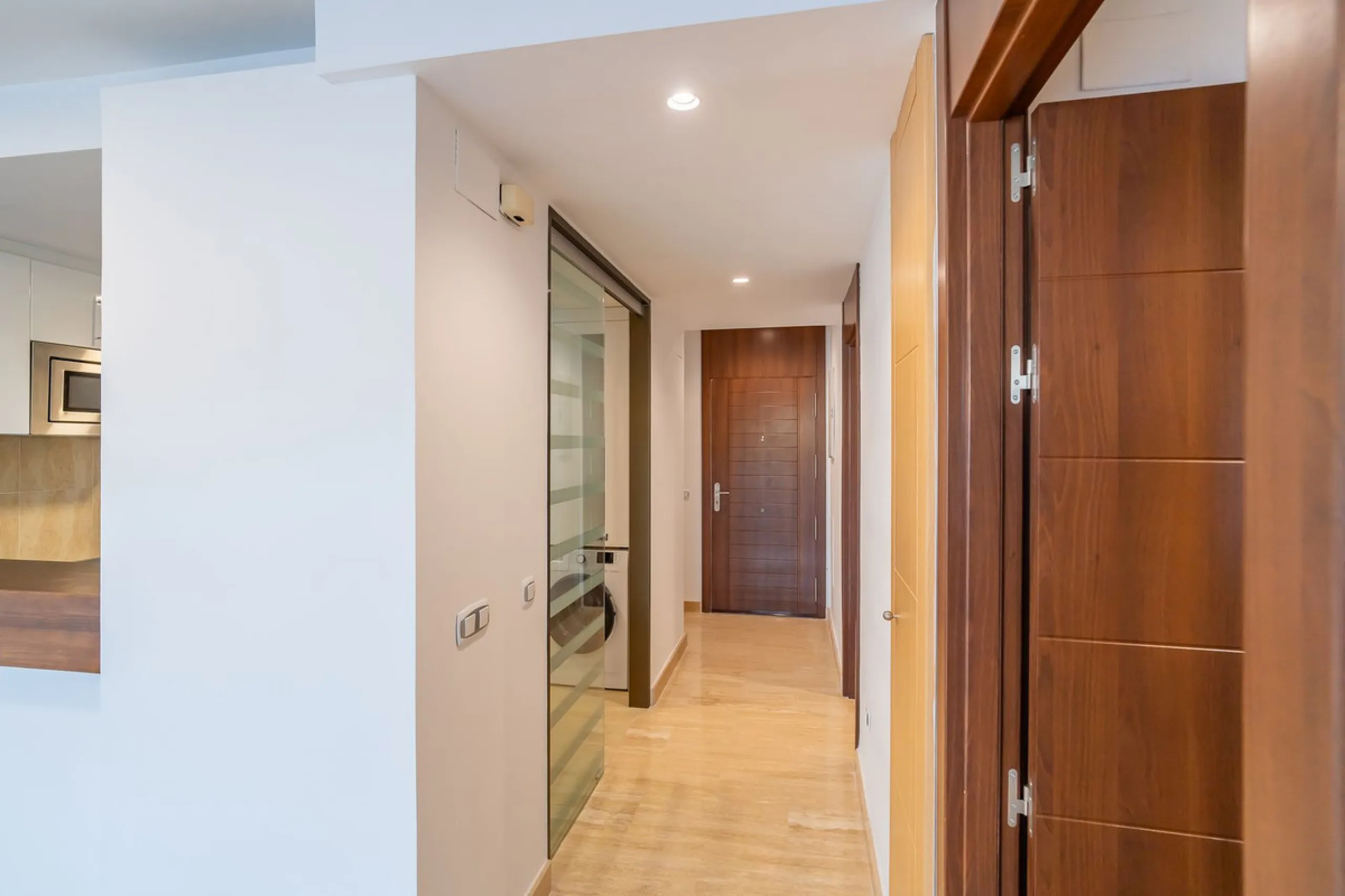 Spacious fully renovated ground floor apartment located in the Vitania gated community, just 4 minutes by car from La Cala de Mijas.