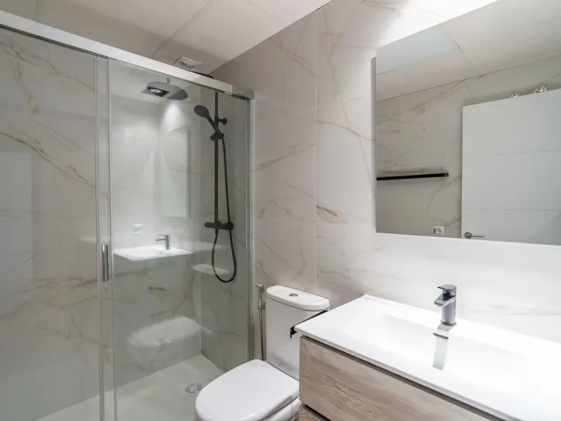 Spacious fully renovated ground floor apartment located in the Vitania gated community, just 4 minutes by car from La Cala de Mijas.