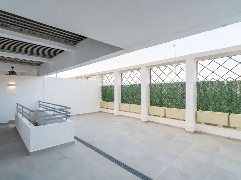 Spacious fully renovated ground floor apartment located in the Vitania gated community, just 4 minutes by car from La Cala de Mijas.