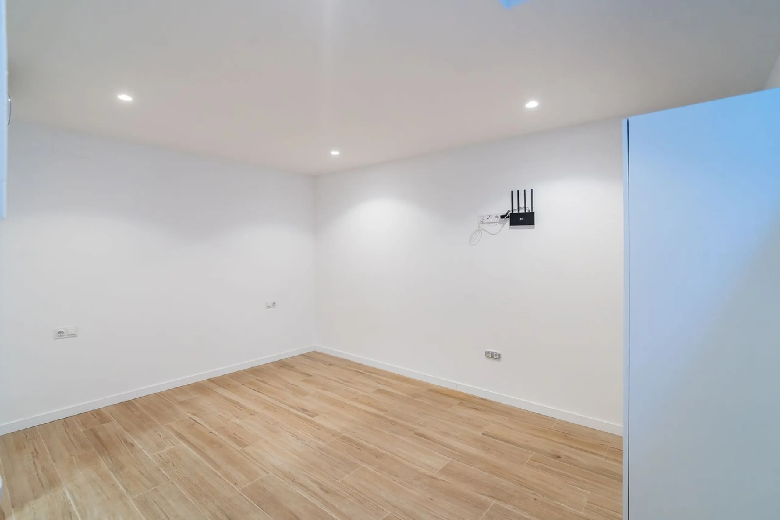 Spacious fully renovated ground floor apartment located in the Vitania gated community, just 4 minutes by car from La Cala de Mijas.