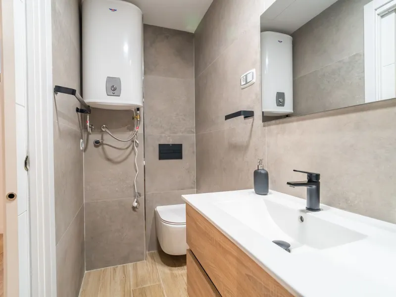 Spacious fully renovated ground floor apartment located in the Vitania gated community, just 4 minutes by car from La Cala de Mijas.