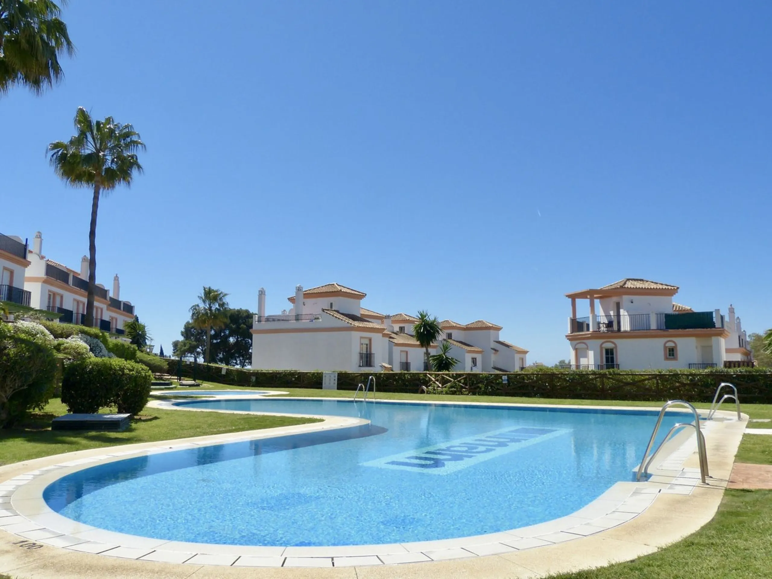 A rare opportunity to invest in a fully-furnished, 3-bedroom townhouse with a fully-transferable holiday rental license, allowing you to enjoy the property personally as well as generating immediate income through short-term rentals, if desired.