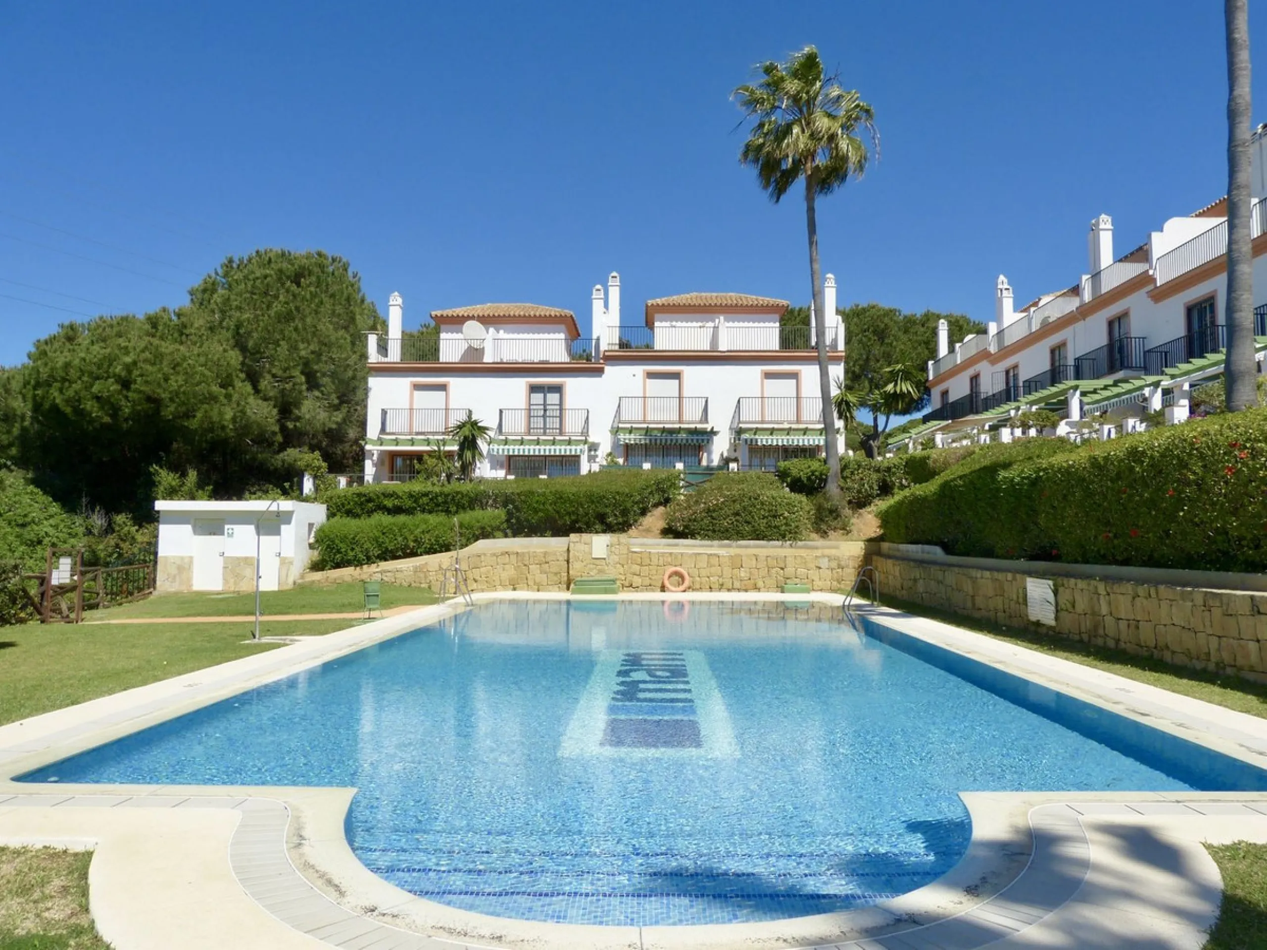 A rare opportunity to invest in a fully-furnished, 3-bedroom townhouse with a fully-transferable holiday rental license, allowing you to enjoy the property personally as well as generating immediate income through short-term rentals, if desired.