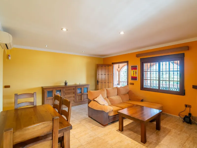 For sale: a property located in Río de las Pasadas – DS Atalaya, Mijas (Málaga) with an approximate plot size of 4,500 m², ideal for residential use, agricultural activity, or a rural project.