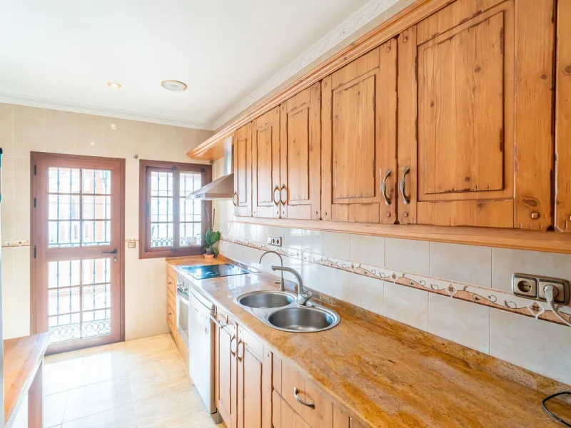 For sale: a property located in Río de las Pasadas – DS Atalaya, Mijas (Málaga) with an approximate plot size of 4,500 m², ideal for residential use, agricultural activity, or a rural project.