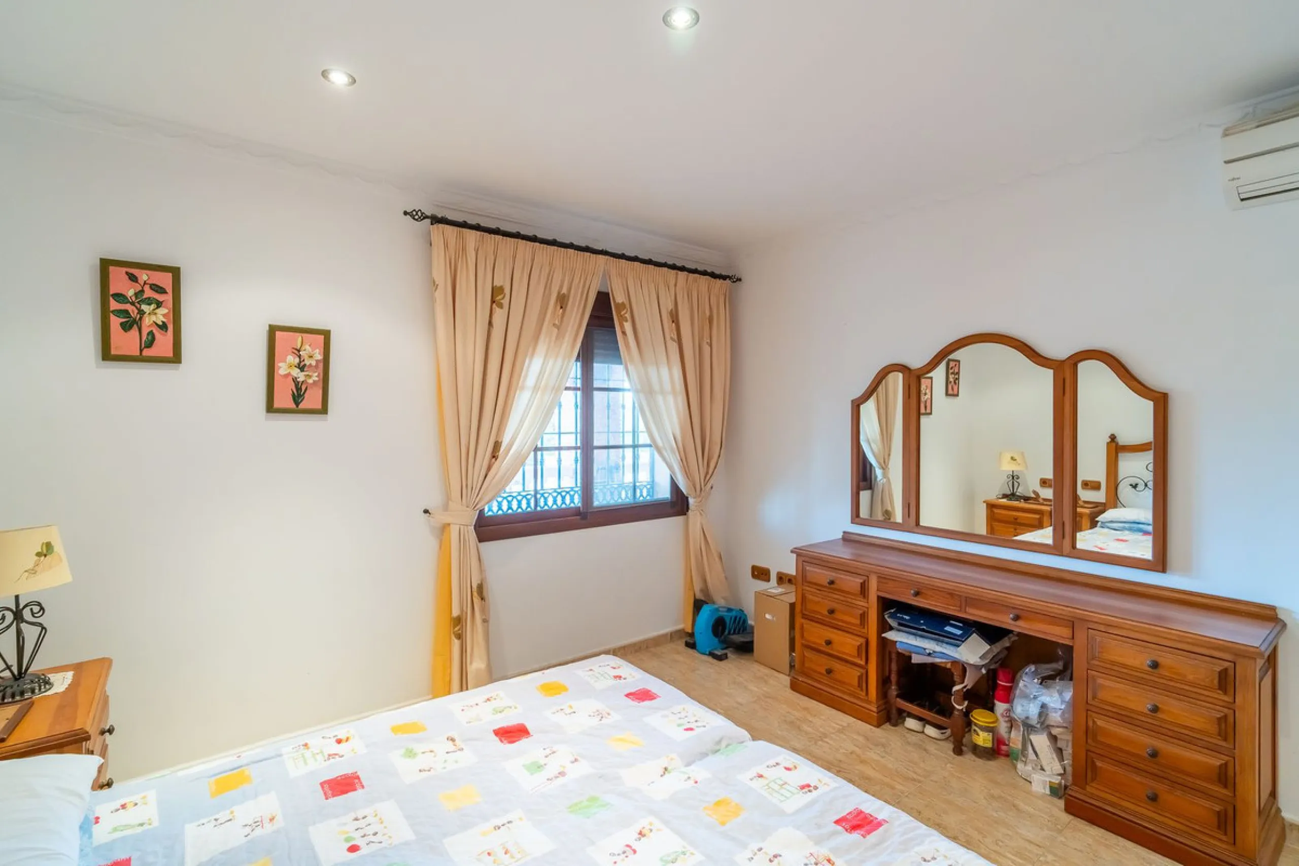 For sale: a property located in Río de las Pasadas – DS Atalaya, Mijas (Málaga) with an approximate plot size of 4,500 m², ideal for residential use, agricultural activity, or a rural project.