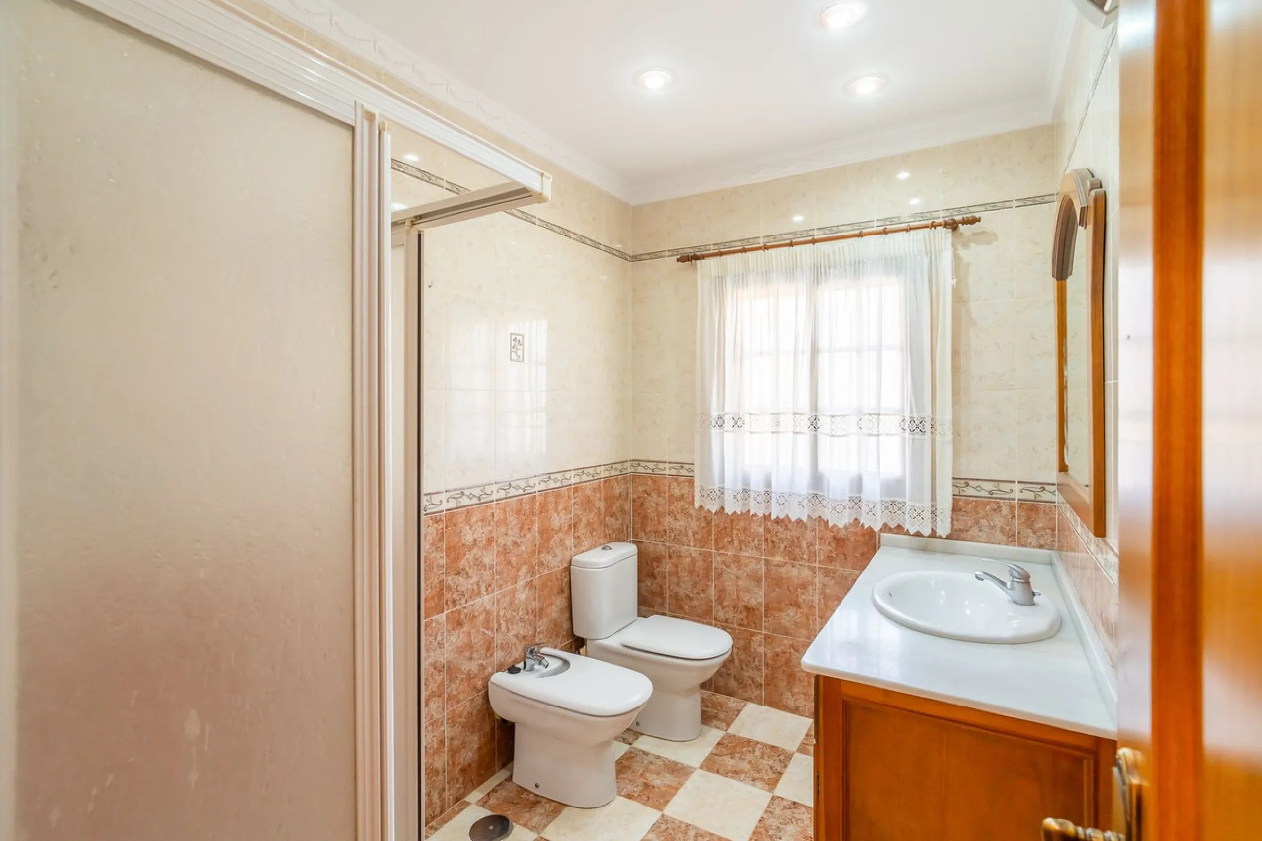 For sale: a property located in Río de las Pasadas – DS Atalaya, Mijas (Málaga) with an approximate plot size of 4,500 m², ideal for residential use, agricultural activity, or a rural project.