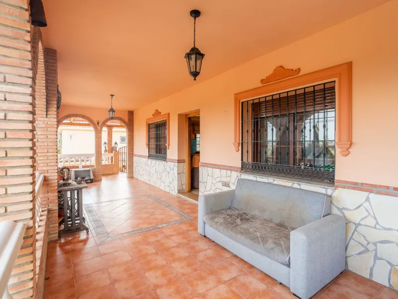 For sale: a property located in Río de las Pasadas – DS Atalaya, Mijas (Málaga) with an approximate plot size of 4,500 m², ideal for residential use, agricultural activity, or a rural project.