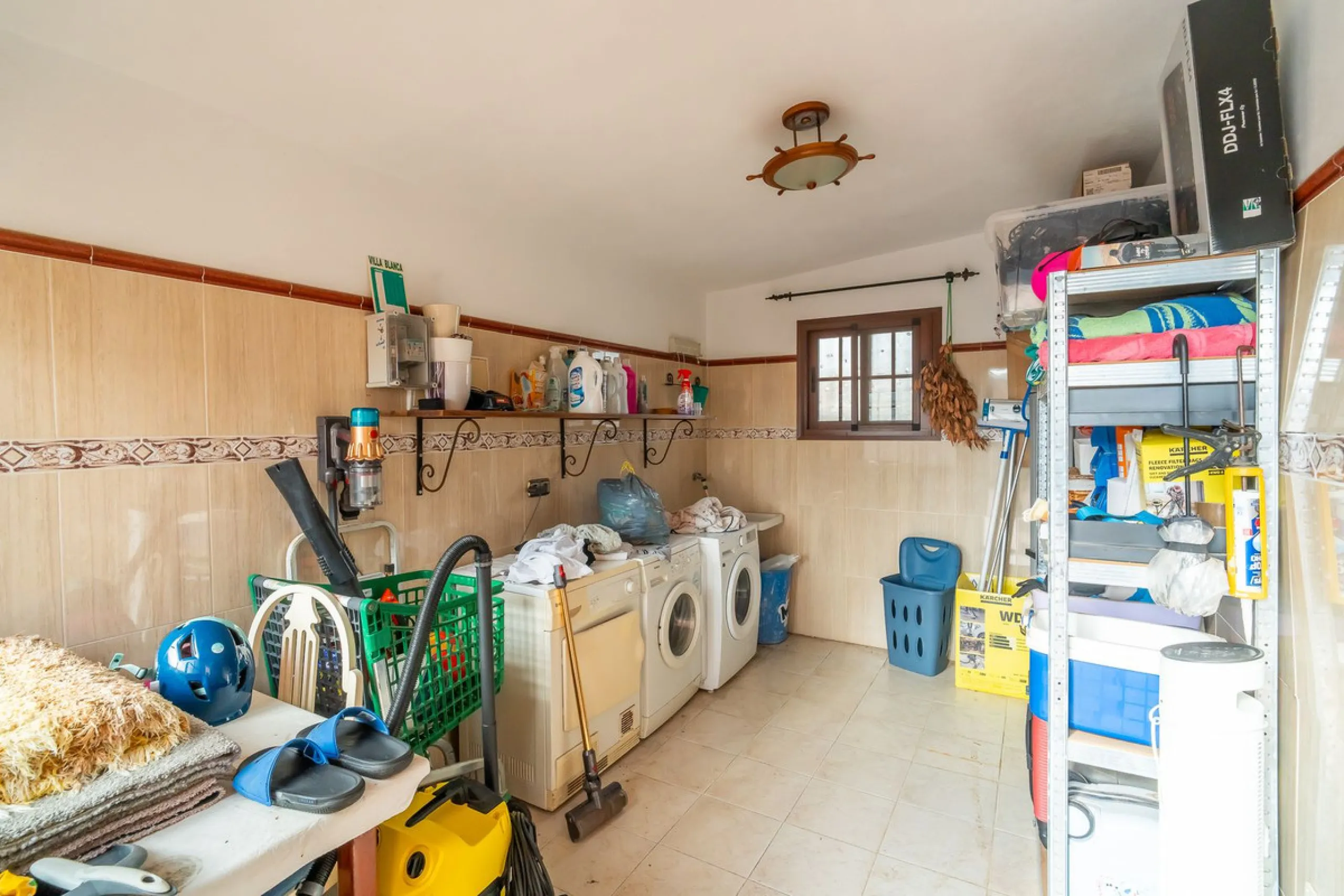 For sale: a property located in Río de las Pasadas – DS Atalaya, Mijas (Málaga) with an approximate plot size of 4,500 m², ideal for residential use, agricultural activity, or a rural project.