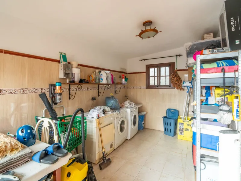 For sale: a property located in Río de las Pasadas – DS Atalaya, Mijas (Málaga) with an approximate plot size of 4,500 m², ideal for residential use, agricultural activity, or a rural project.