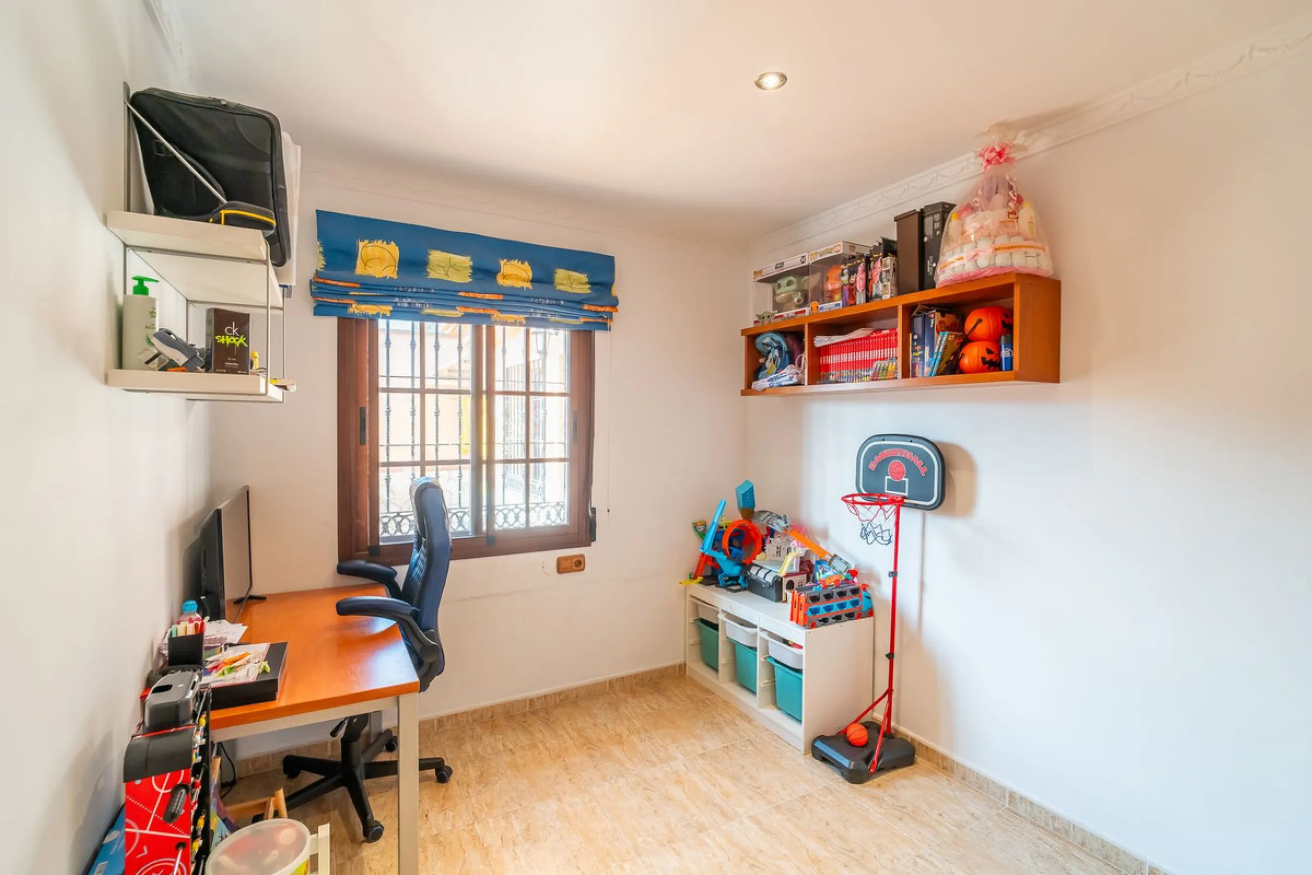 For sale: a property located in Río de las Pasadas – DS Atalaya, Mijas (Málaga) with an approximate plot size of 4,500 m², ideal for residential use, agricultural activity, or a rural project.