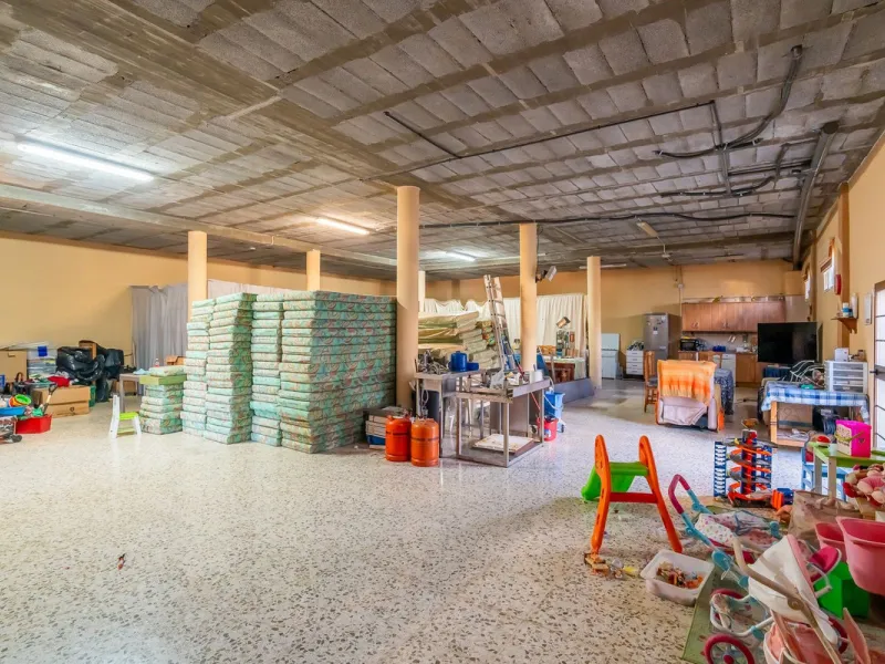 For sale: a property located in Río de las Pasadas – DS Atalaya, Mijas (Málaga) with an approximate plot size of 4,500 m², ideal for residential use, agricultural activity, or a rural project.