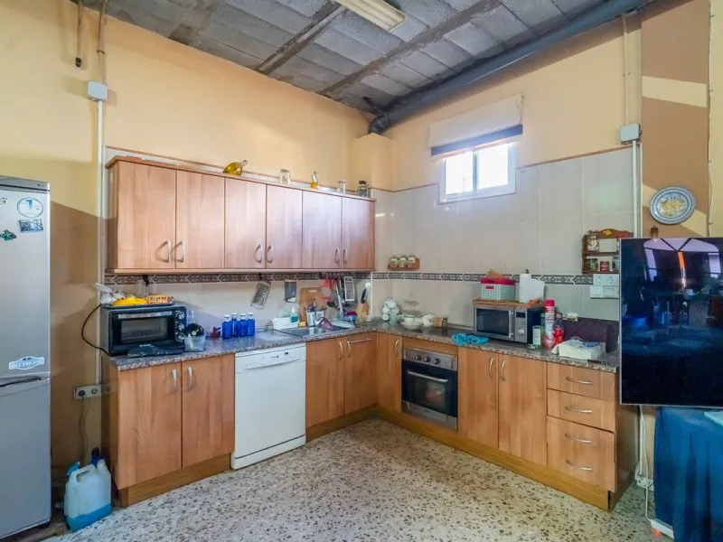For sale: a property located in Río de las Pasadas – DS Atalaya, Mijas (Málaga) with an approximate plot size of 4,500 m², ideal for residential use, agricultural activity, or a rural project.