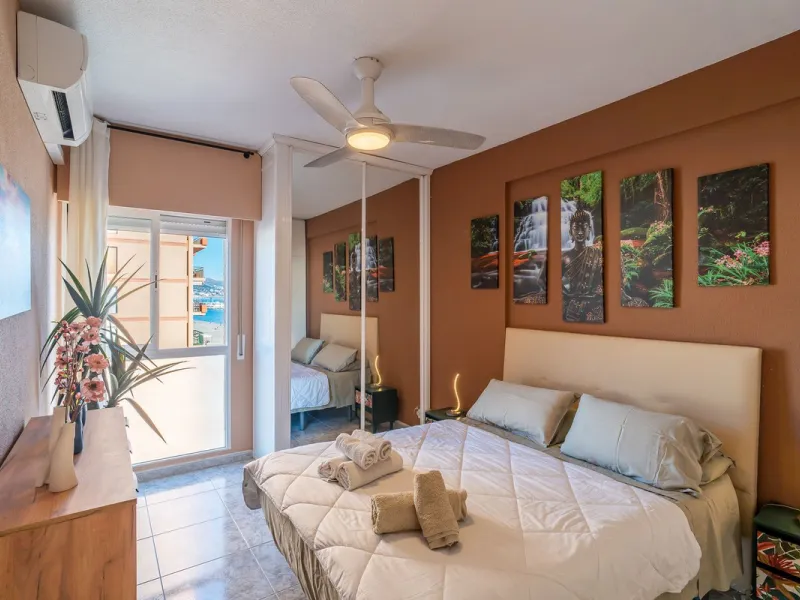 Discover this pristine, fully furnished 1-bedroom apartment in the iconic Edificio Perla 5, ideally positioned frontline beach in the very heart of Fuengirola, Málaga. Priced at €322,500, this residence offers spectacular beach and city views, combining M