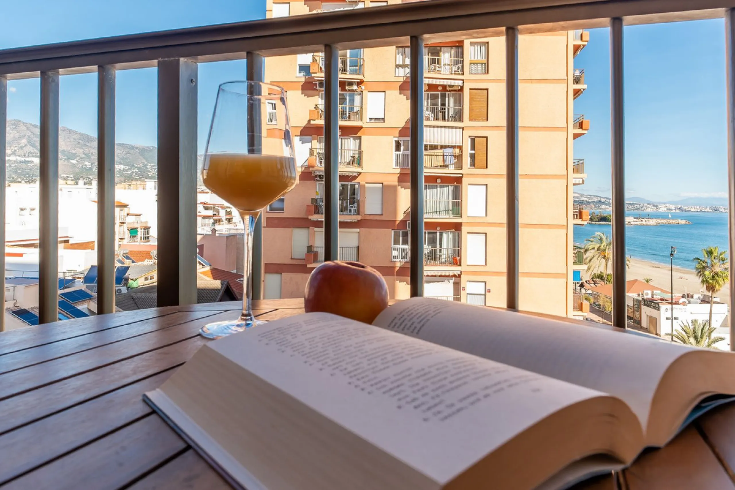 Discover this pristine, fully furnished 1-bedroom apartment in the iconic Edificio Perla 5, ideally positioned frontline beach in the very heart of Fuengirola, Málaga. Priced at €322,500, this residence offers spectacular beach and city views, combining M