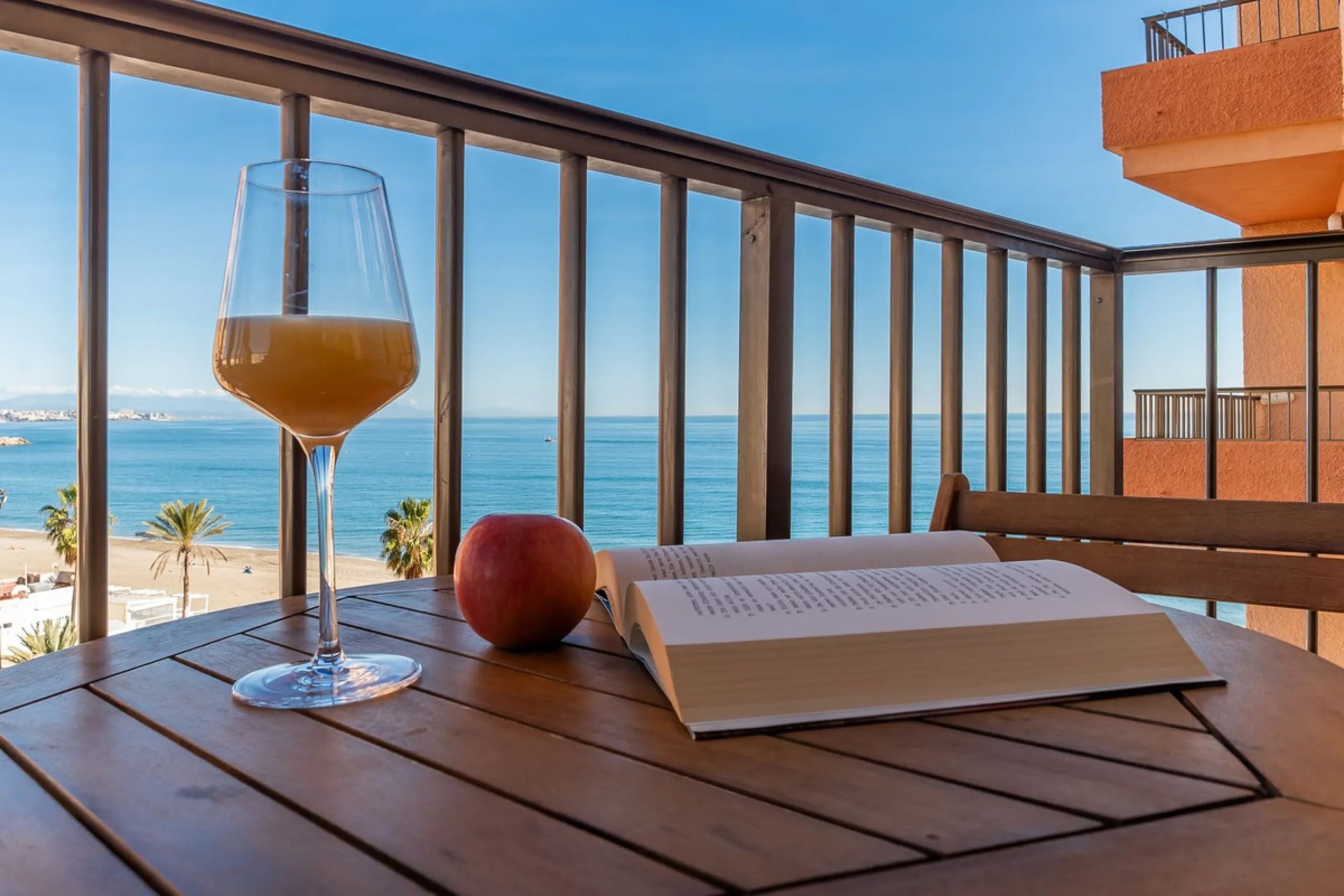 Discover this pristine, fully furnished 1-bedroom apartment in the iconic Edificio Perla 5, ideally positioned frontline beach in the very heart of Fuengirola, Málaga. Priced at €322,500, this residence offers spectacular beach and city views, combining M