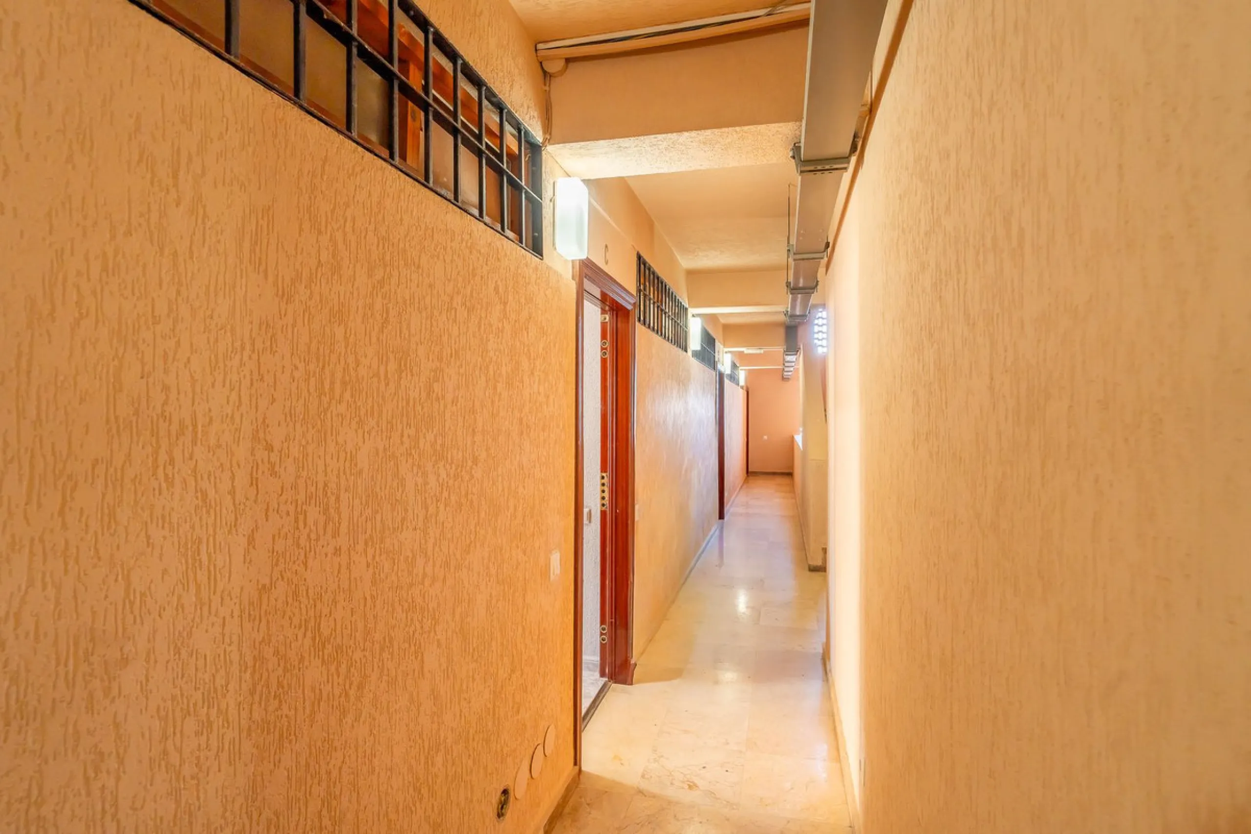 Discover this pristine, fully furnished 1-bedroom apartment in the iconic Edificio Perla 5, ideally positioned frontline beach in the very heart of Fuengirola, Málaga. Priced at €322,500, this residence offers spectacular beach and city views, combining M