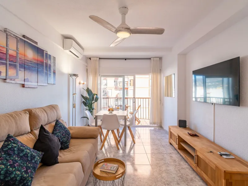 Discover this pristine, fully furnished 1-bedroom apartment in the iconic Edificio Perla 5, ideally positioned frontline beach in the very heart of Fuengirola, Málaga. Priced at €322,500, this residence offers spectacular beach and city views, combining M