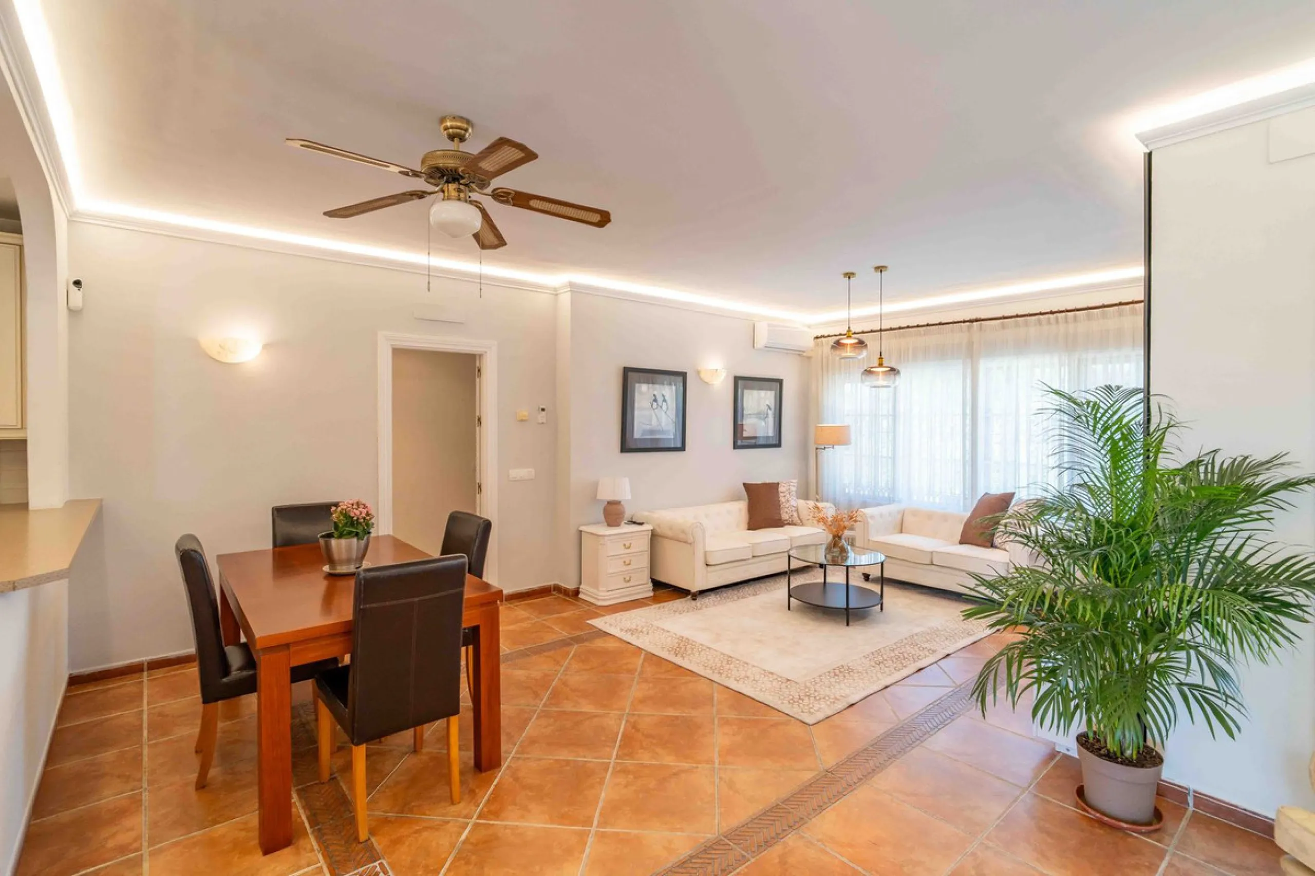 Built in 2007 and kept in excellent condition, this beautiful countryside villa offers a peaceful lifestyle with modern comforts, just minutes from La Trocha Shopping Centre and only a short drive to Málaga, the airport, and the Costa del Sol's beaches.