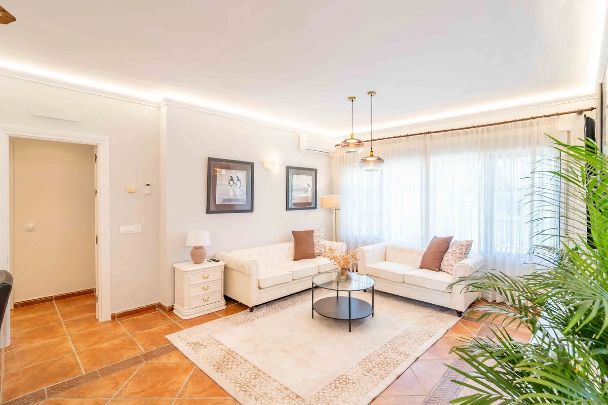 Built in 2007 and kept in excellent condition, this beautiful countryside villa offers a peaceful lifestyle with modern comforts, just minutes from La Trocha Shopping Centre and only a short drive to Málaga, the airport, and the Costa del Sol's beaches.