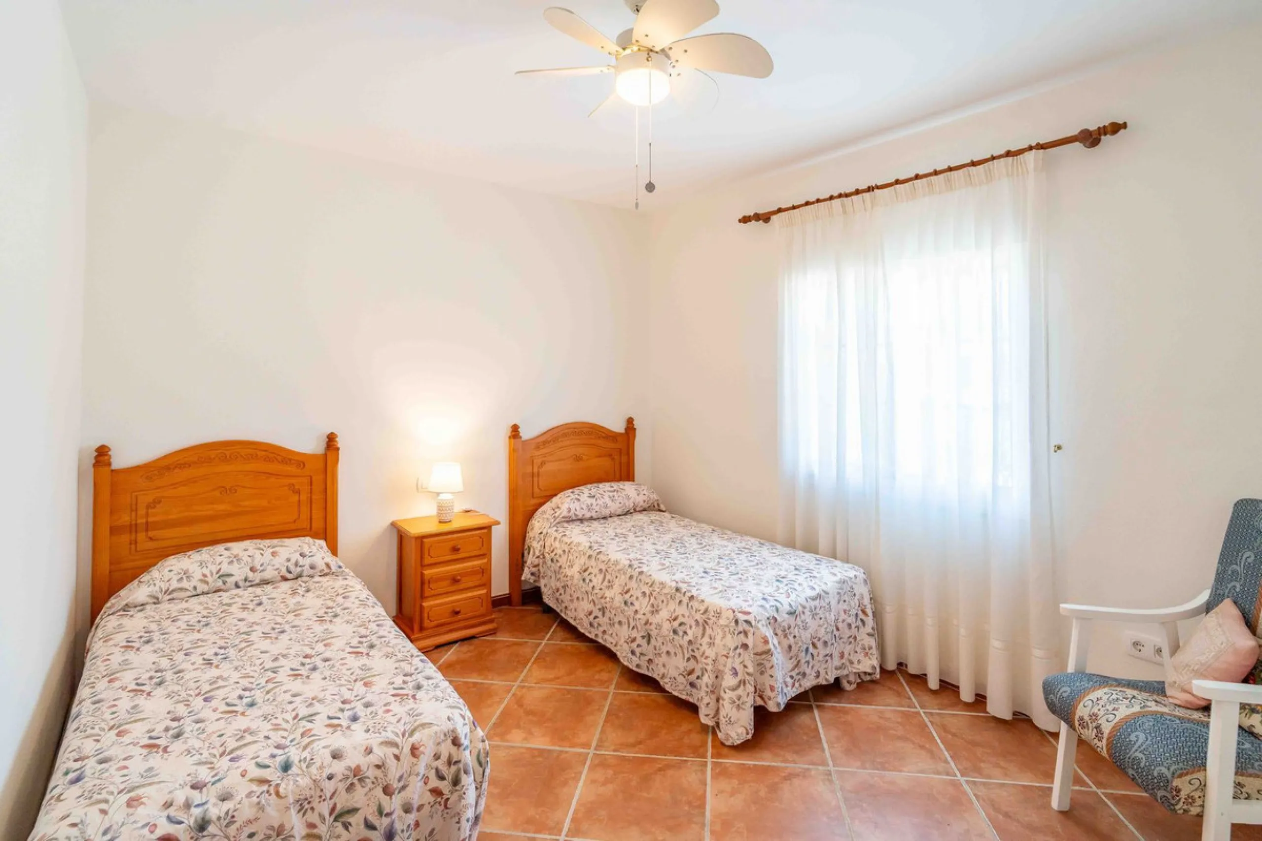 Built in 2007 and kept in excellent condition, this beautiful countryside villa offers a peaceful lifestyle with modern comforts, just minutes from La Trocha Shopping Centre and only a short drive to Málaga, the airport, and the Costa del Sol's beaches.