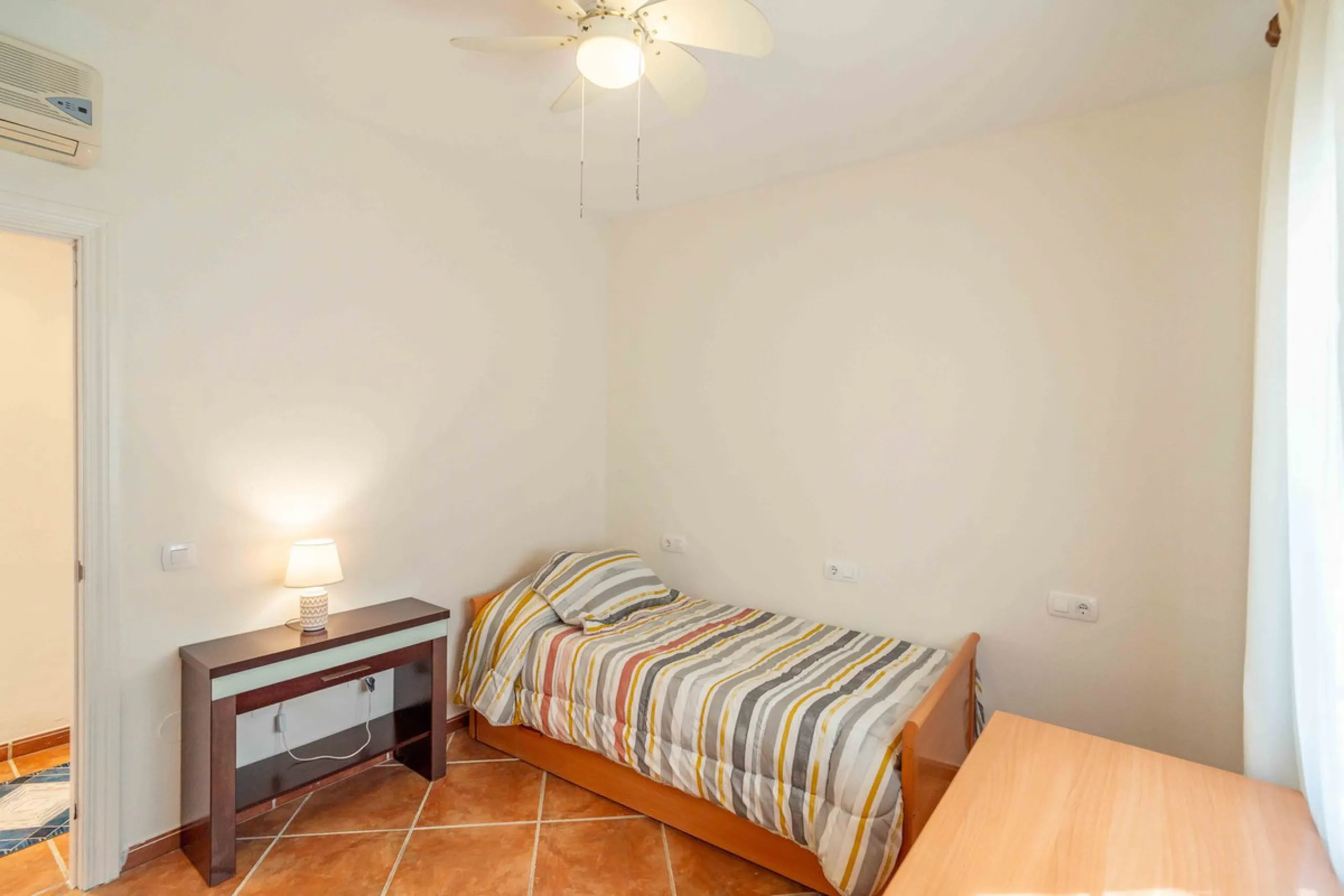 Built in 2007 and kept in excellent condition, this beautiful countryside villa offers a peaceful lifestyle with modern comforts, just minutes from La Trocha Shopping Centre and only a short drive to Málaga, the airport, and the Costa del Sol's beaches.