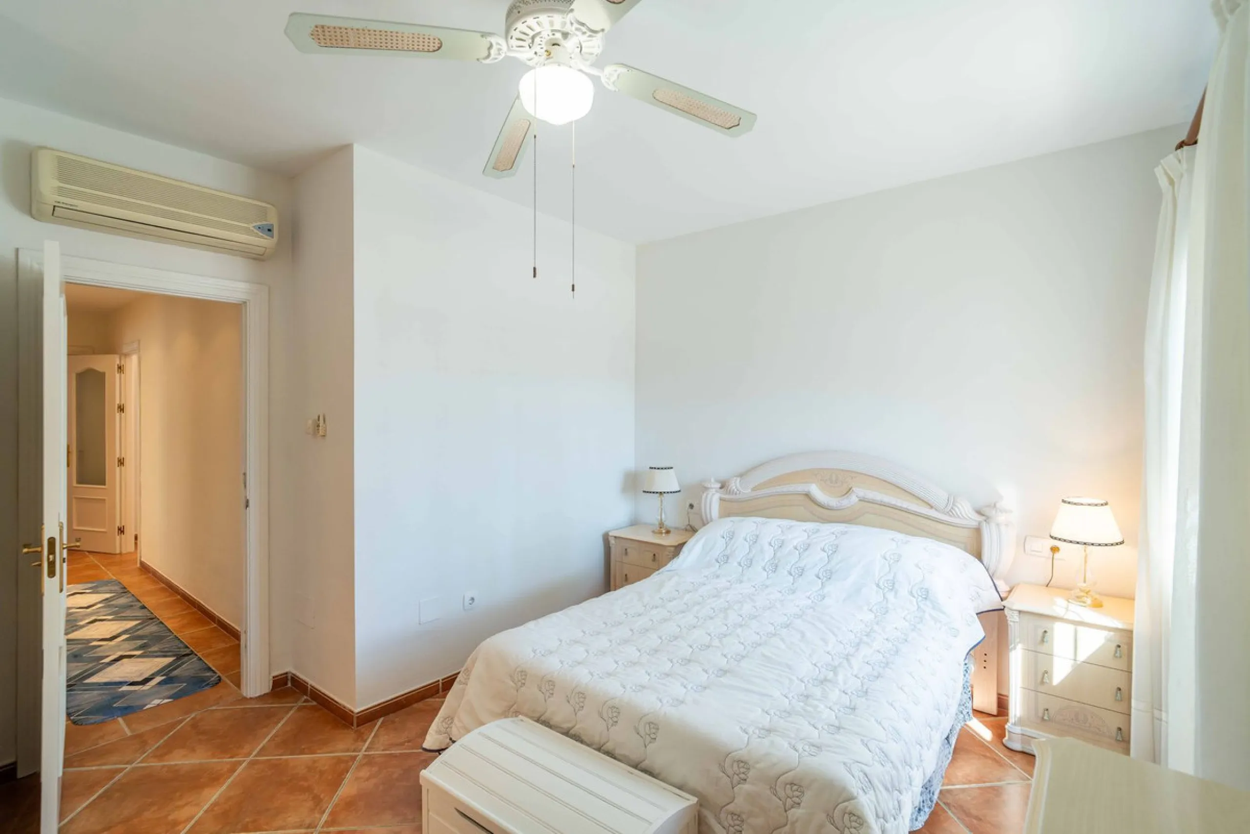 Built in 2007 and kept in excellent condition, this beautiful countryside villa offers a peaceful lifestyle with modern comforts, just minutes from La Trocha Shopping Centre and only a short drive to Málaga, the airport, and the Costa del Sol's beaches.