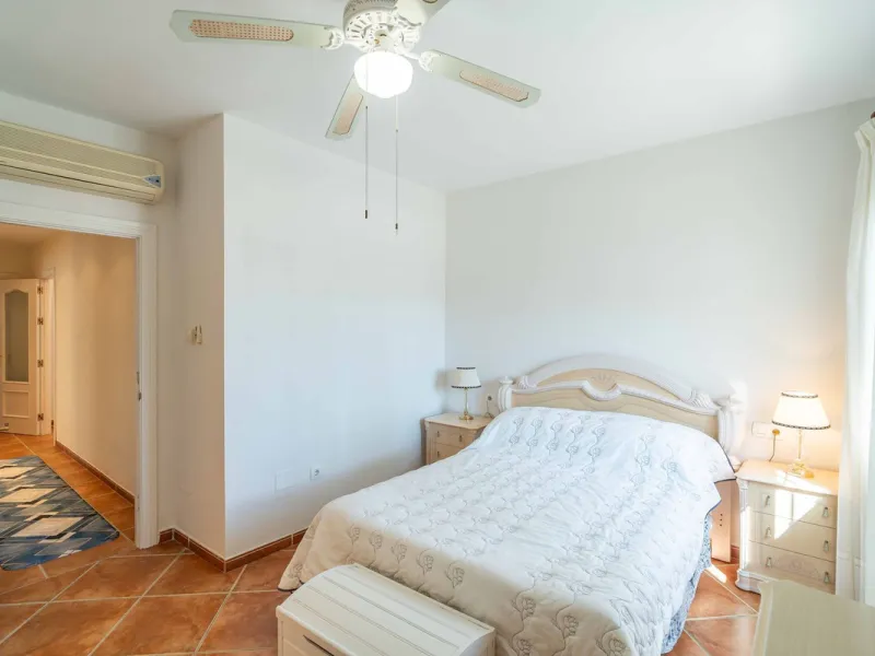 Built in 2007 and kept in excellent condition, this beautiful countryside villa offers a peaceful lifestyle with modern comforts, just minutes from La Trocha Shopping Centre and only a short drive to Málaga, the airport, and the Costa del Sol's beaches.
