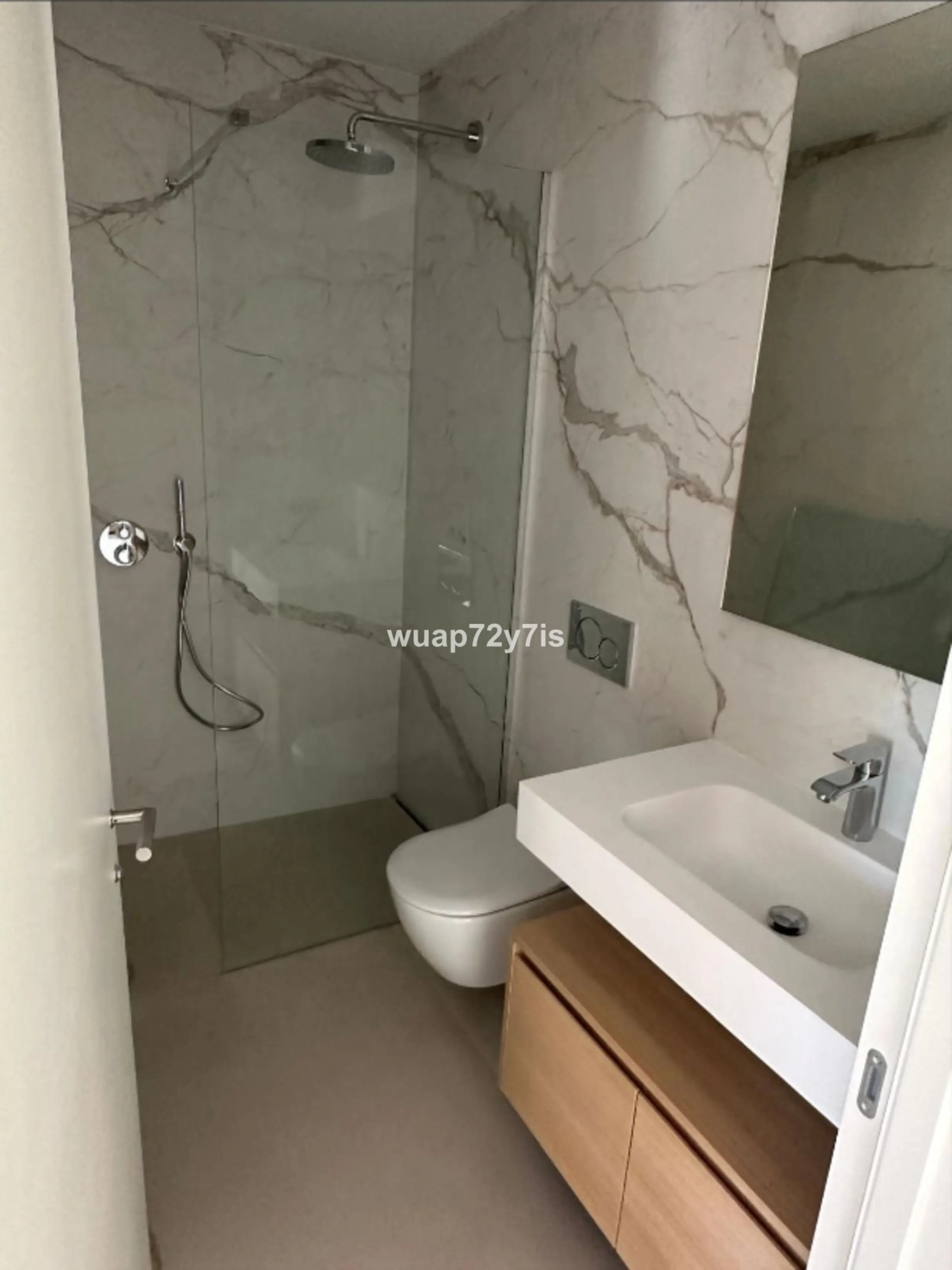 Set within Benalus, one of the most exclusive gated communities on Marbella's prestigious Golden Mile, this exceptional brand-new two-bedroom residence represents the essence of contemporary Mediterranean luxury. Located just moments from the beach and di